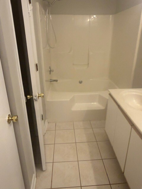Building Photo - 3392 Galleria Dr