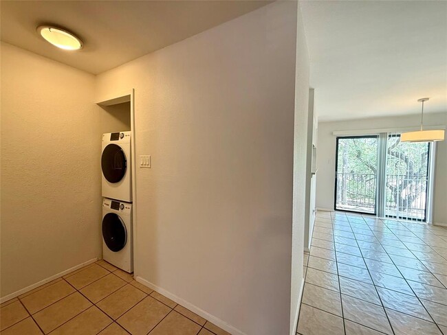 Building Photo - 4159 Steck Ave
