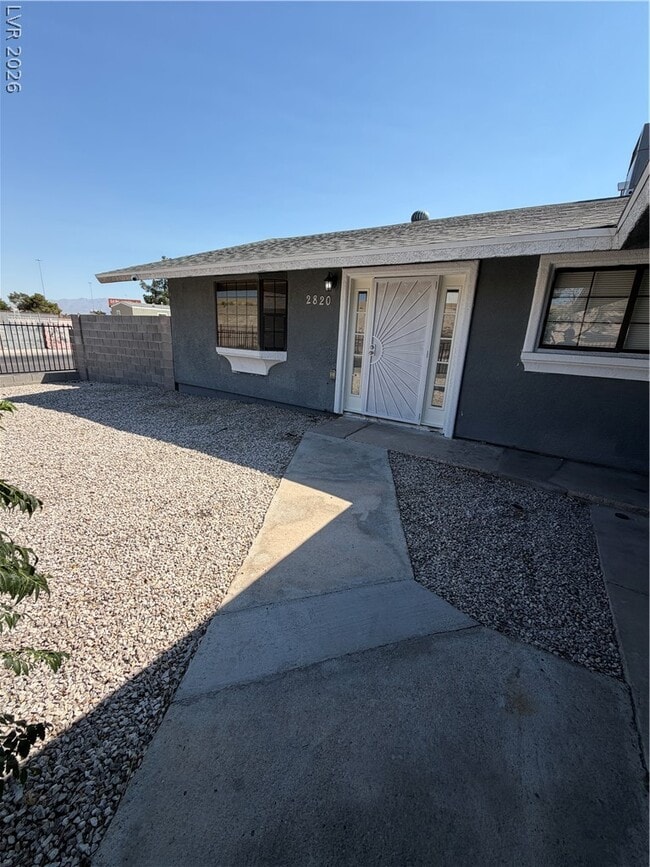 Building Photo - 2820 S Sandhill Rd