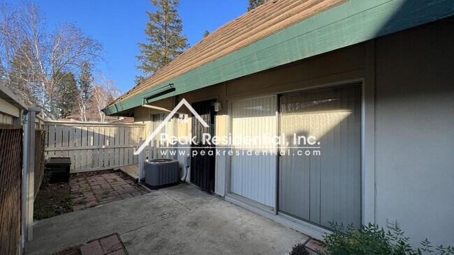 Building Photo - Very Nice Greenhaven 2bd/1ba Condo in Gate...
