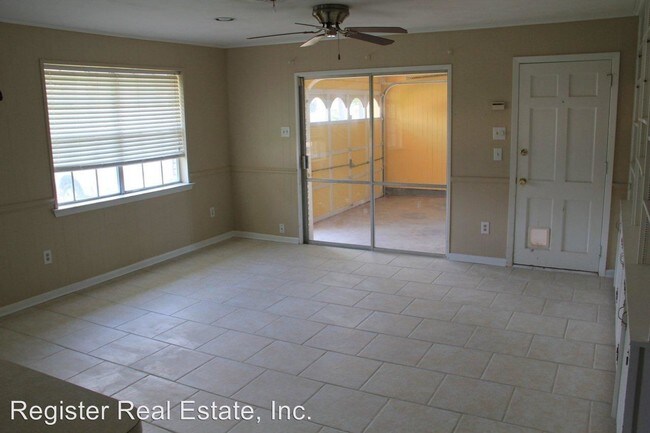 Building Photo - 3 br, 2 bath House - 3900 Lime St.