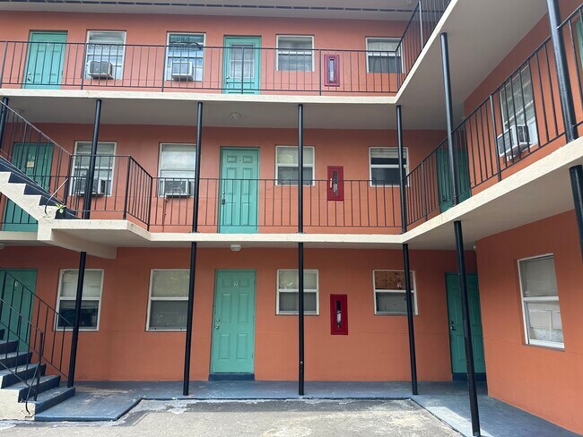 Building Photo - 3669 Thomas Ave