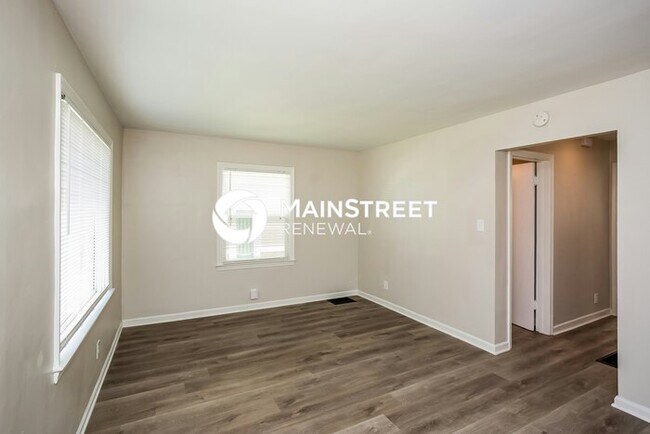 Building Photo - 5301 E 19th Pl