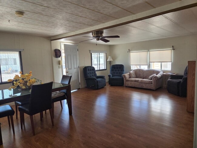 Foto del edificio - 2159 S Cottontail Ave