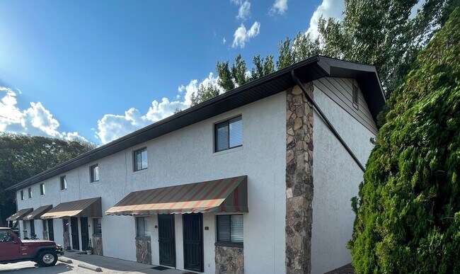 Foto del edificio - 551 Miami Rd