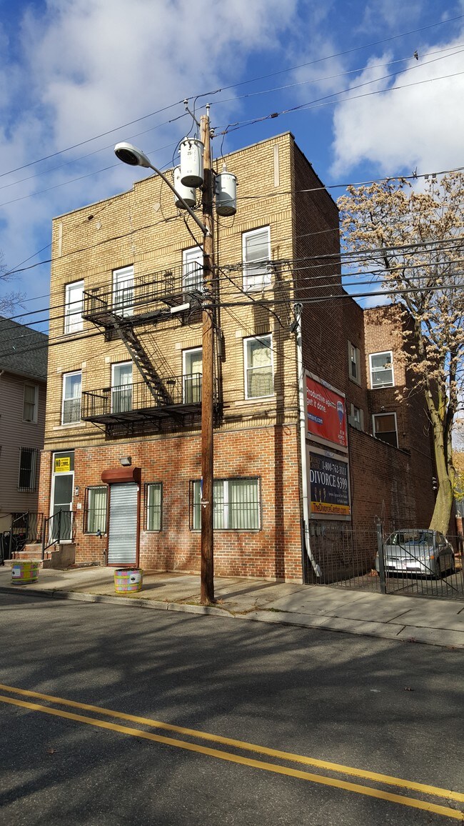 223 Hawthorne Ave, Newark, NJ 07112 Apartments Newark, NJ