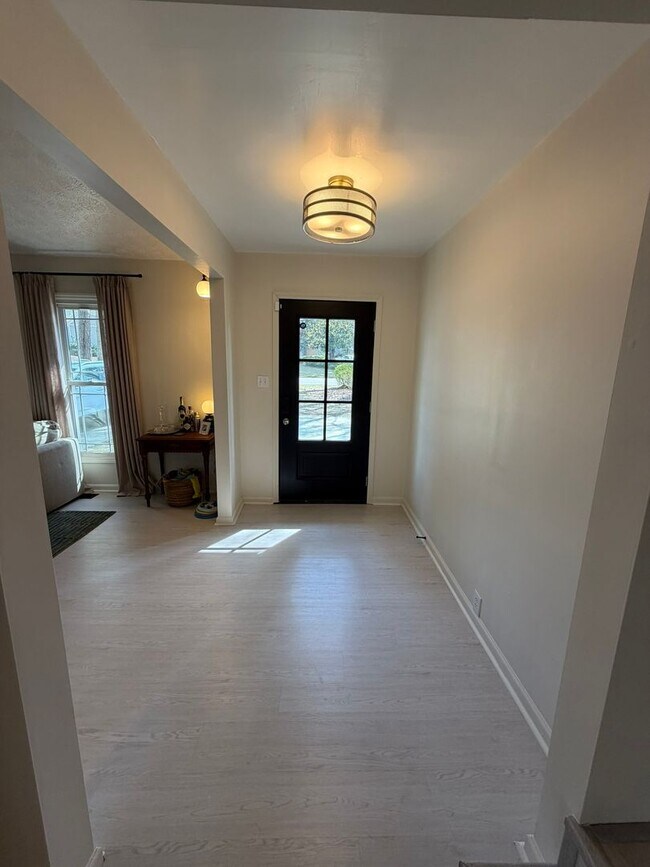 Foto del edificio - 7031 Darnell St