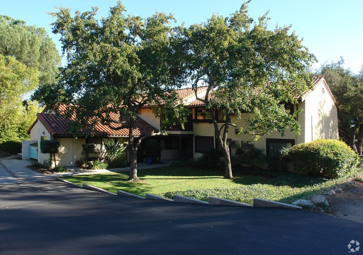 Building Photo - Casa Grande
