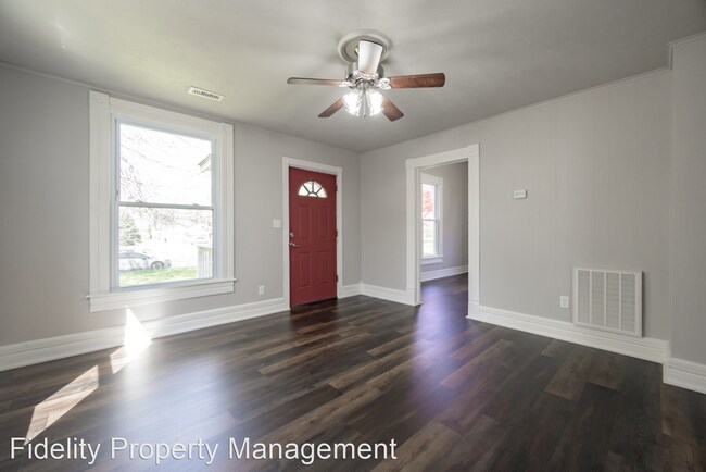 Building Photo - 4 br, 2 bath House - 844 S Kickapoo Ave