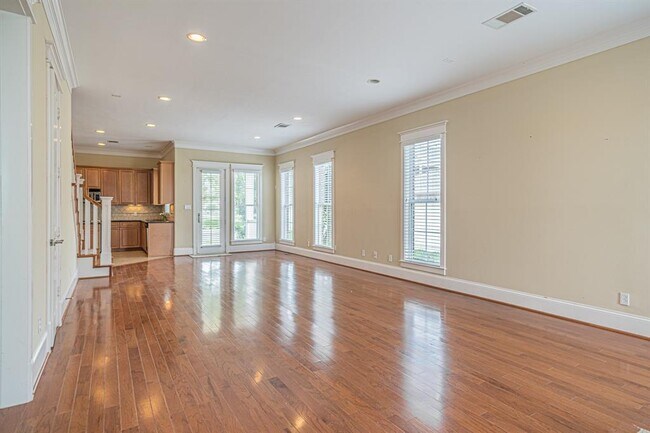 Building Photo - 6 Barque Ln