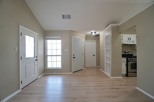 Building Photo - 508 Greenlawn Blvd