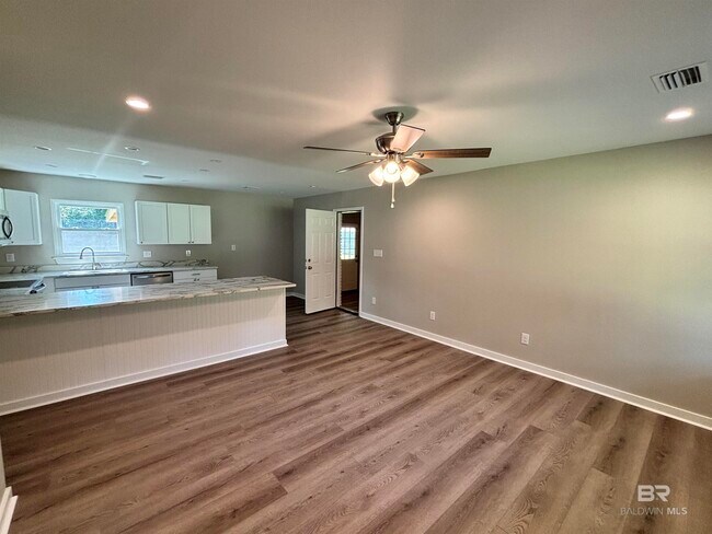 Foto del edificio - 208 Marcella Ave