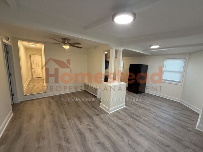 Building Photo - 3528 W 9th St