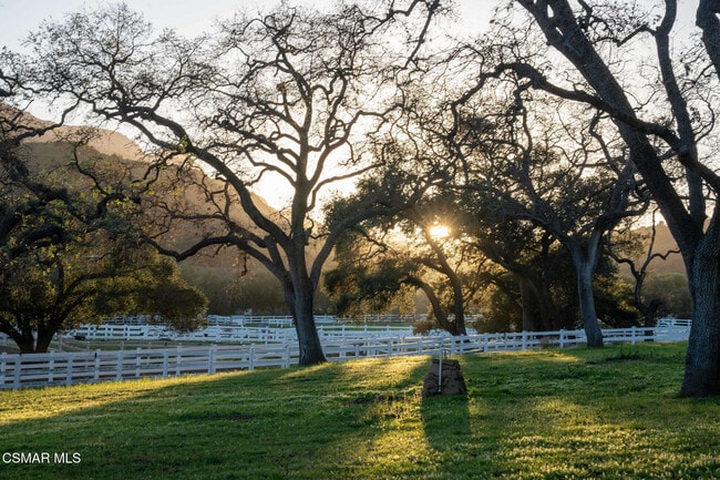 Foto del edificio - 1753 Hidden Vly Rd