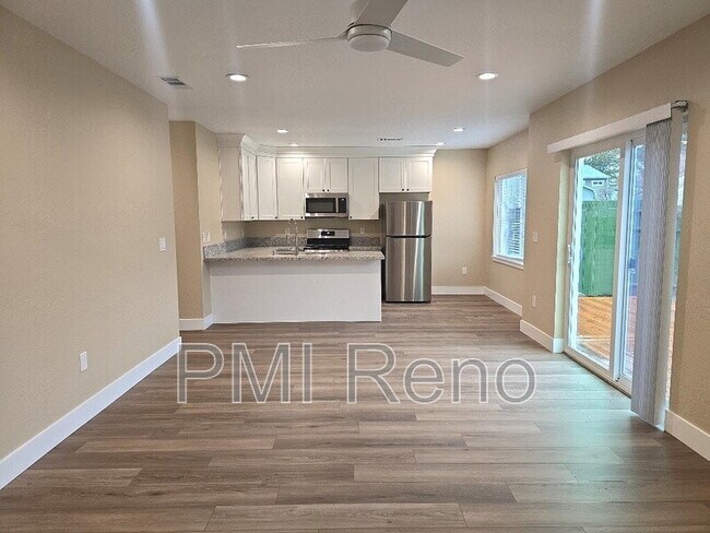 Foto del edificio - 452 Tracy Ln