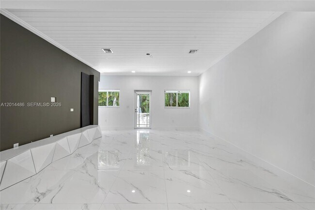 Foto del edificio - 711 Sunset Dr