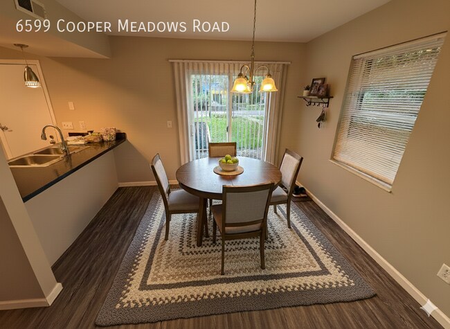 Foto del edificio - 6599 Cooper Meadows Rd