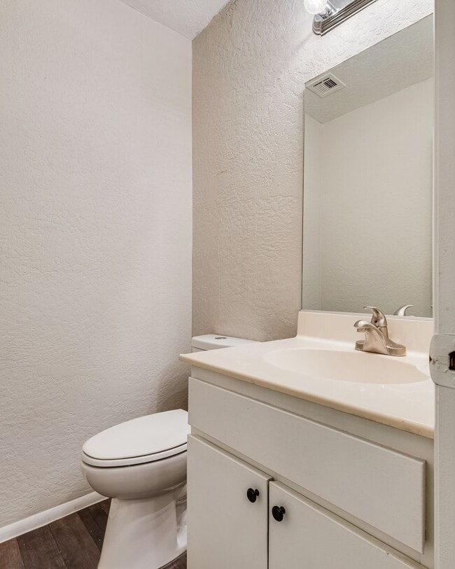 Building Photo - Charming Two-Story Townhome with Private C...