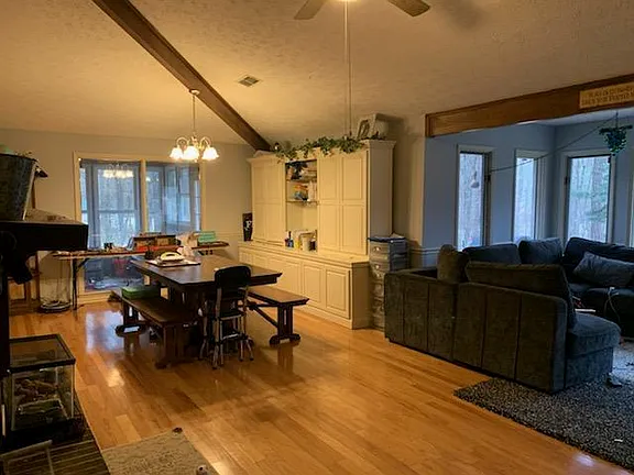 Building Photo - 7032 Lynch Rd