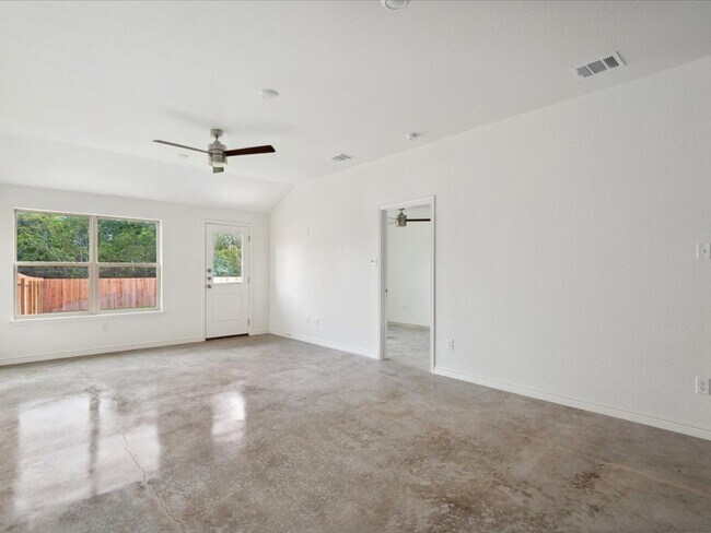 Building Photo - 1289 Lehmann Dr