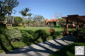Foto principal - 6600 Warner Ave