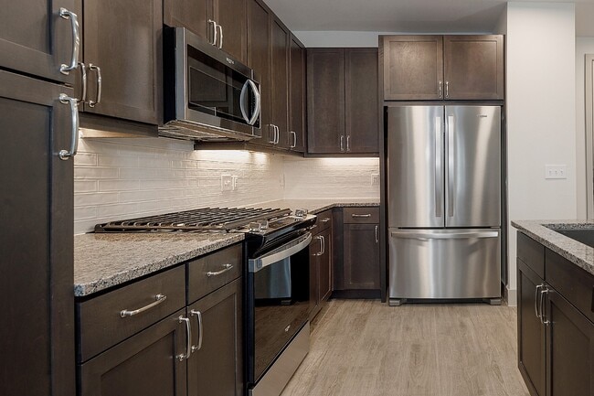 Foto del edificio - 8900 Six Pines Dr