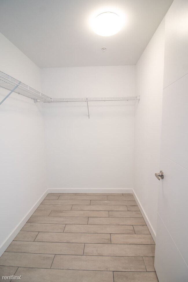 Building Photo - 2901 NE 2nd Ave