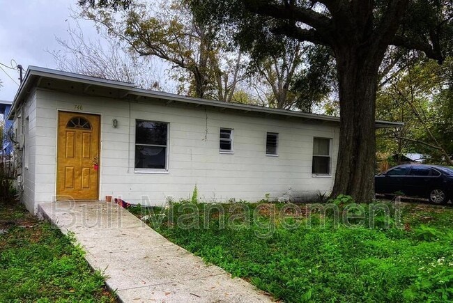 Building Photo - 746 S Lee Ave