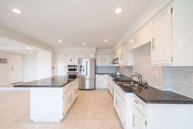 Cocina - 2209 W 25th St