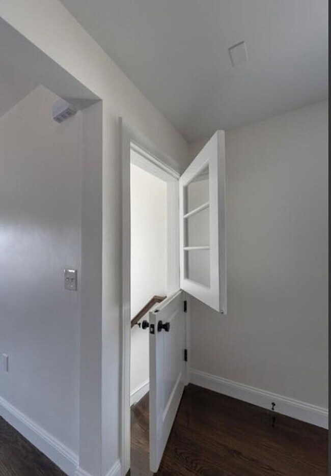 Building Photo - Spacious Condominium– Modern Comfort in th...