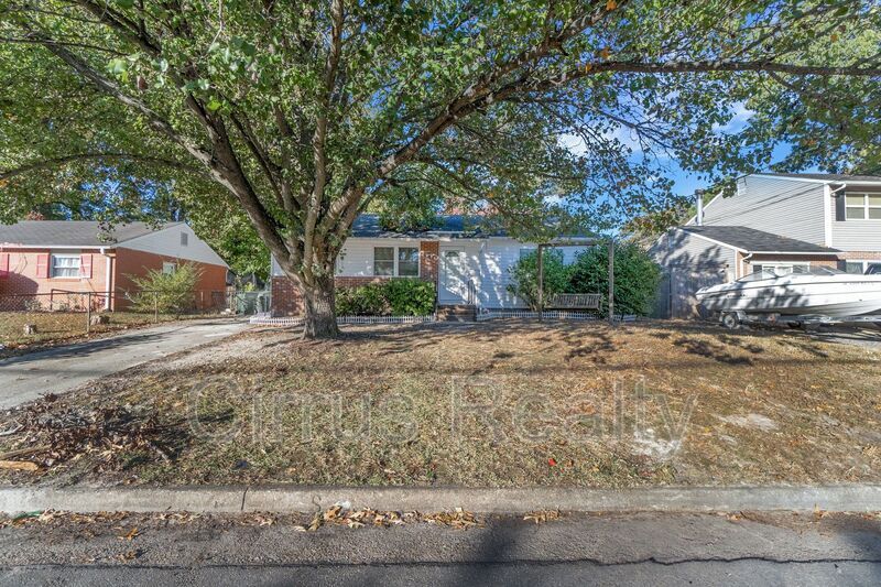 Primary Photo - 711 New Bern Ave
