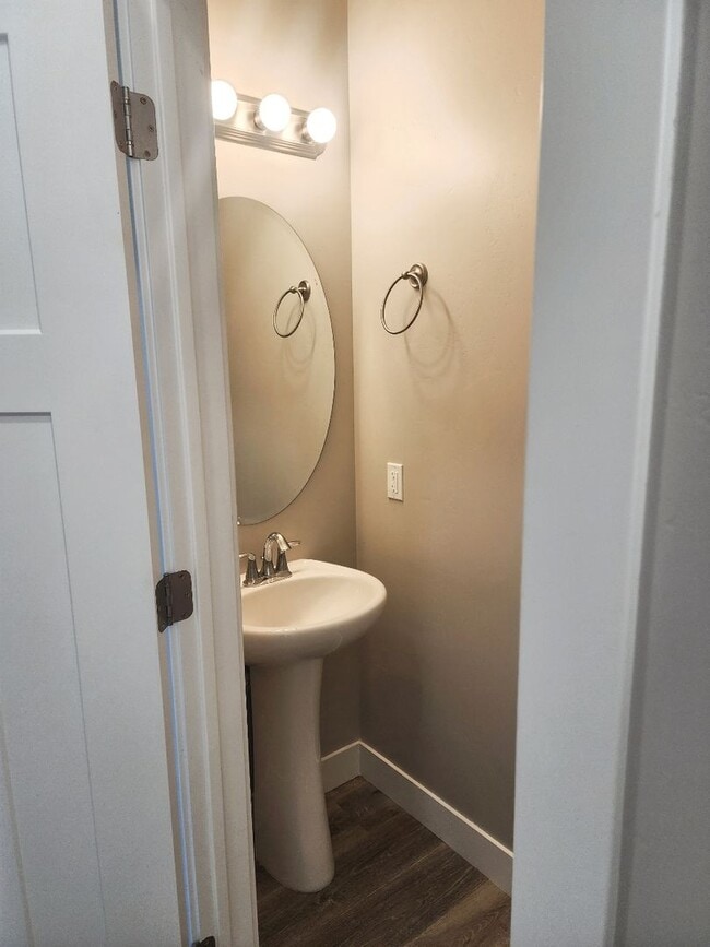 Building Photo - Near New In Cedar Reserves, Move In Specials!