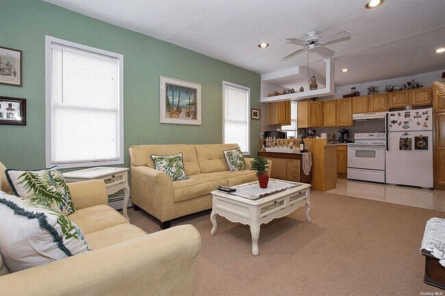 Building Photo - 412 E Penn St