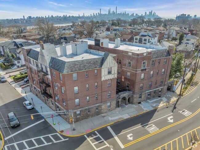 Building Photo - Hudson Crest - Cliffside Park