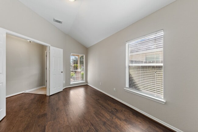 Building Photo - 1014 Cavern Brook Ln