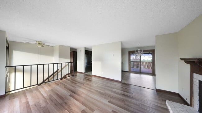 Foto del edificio - 3 Bed 2.5 Bath - Penn Cove Views - Groups - Pet Friendly - Shed