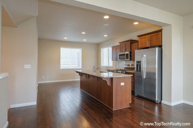 Foto del edificio - Outstanding 3 BD* 2.5 BA* + Office/den Townhome in Abbey Creek **In front of community Park** Pet...