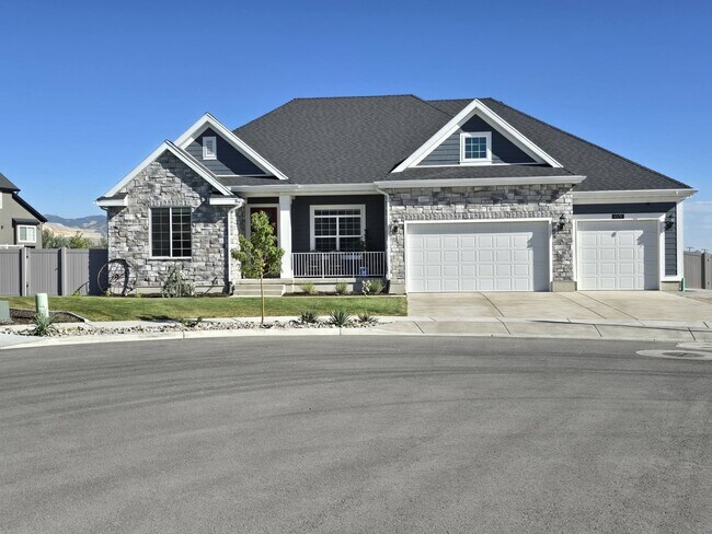 Building Photo - 6578 W Valynn Dr