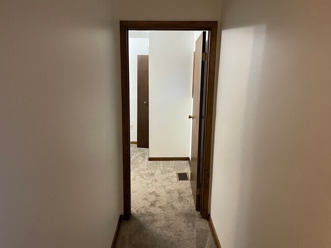 Foto del edificio - 315 E Brady Rd