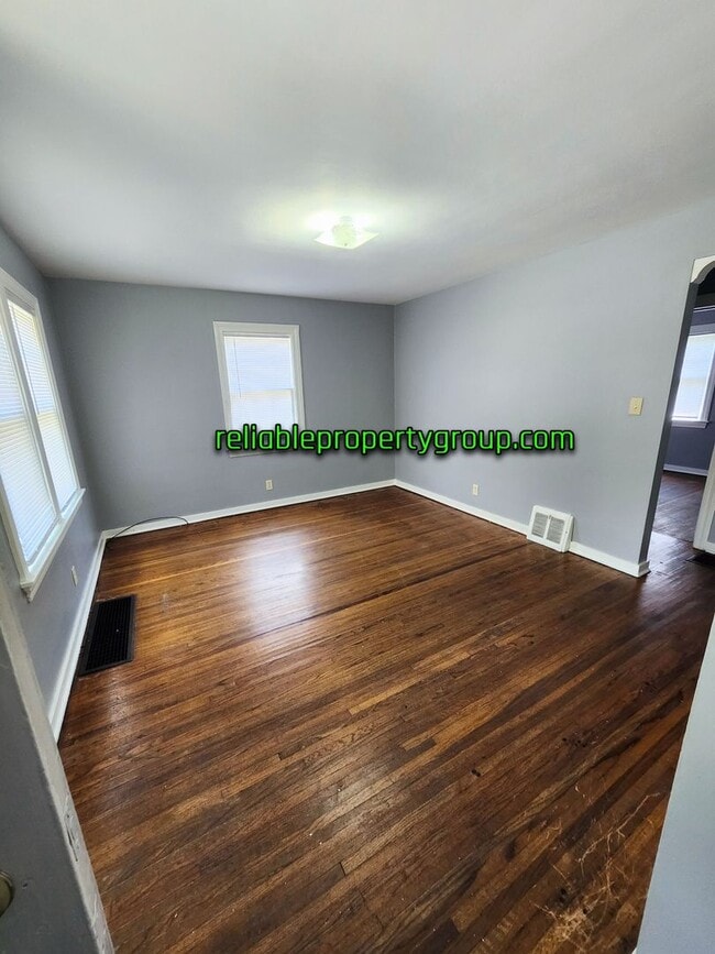 Building Photo - New Listing!!