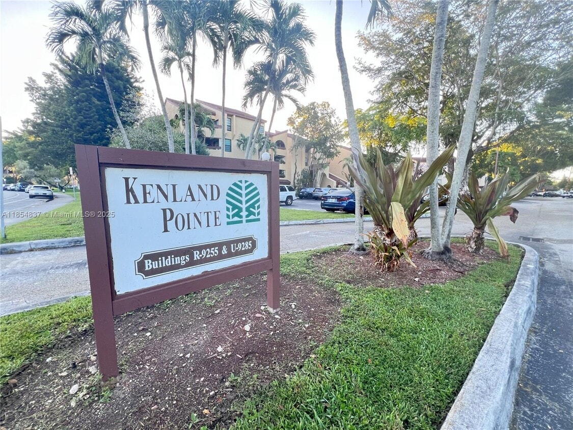 Primary Photo - 9255 SW 125th Ave