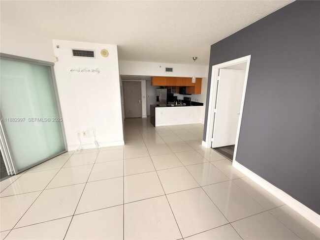 Building Photo - 1750 N Bayshore Dr