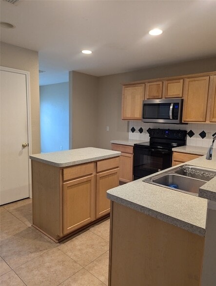 Building Photo - 8820 Wagon Trail