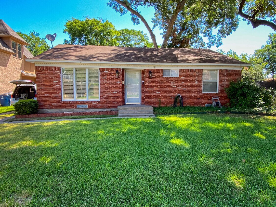 Primary Photo - 4406 Santa Barbara Dr