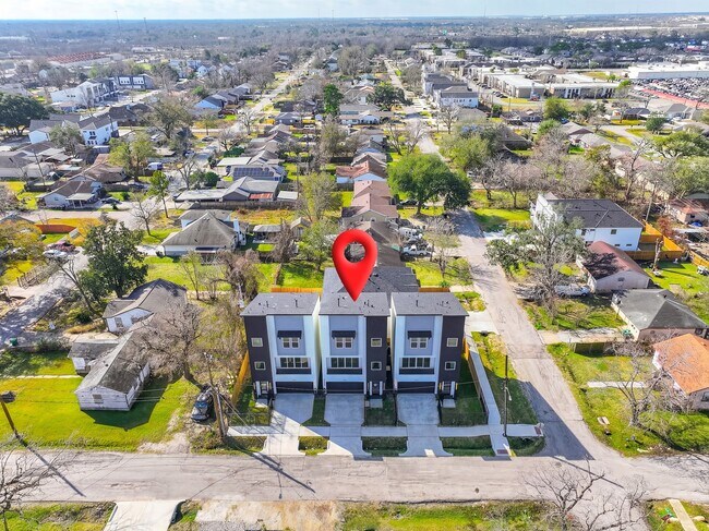 Building Photo - 4104 Alice St