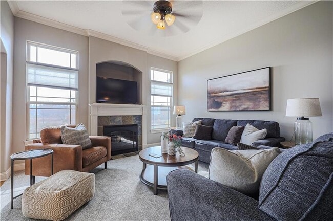 Foto del edificio - 5029 Woodstock Ct