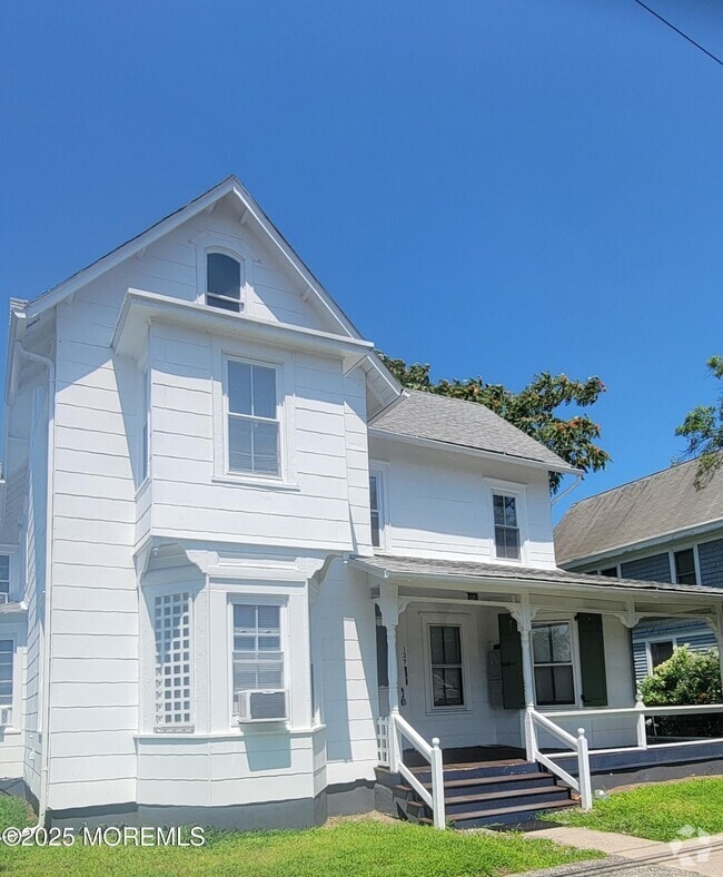 Building Photo - 137 Main Ave