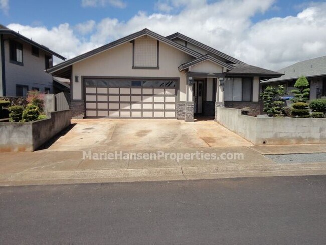 Building Photo - Single level Home 3 bedroom 2 full bath wi...