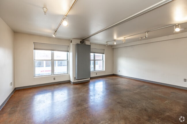 Studio - 533SF - Living R - Whiteway Apartments