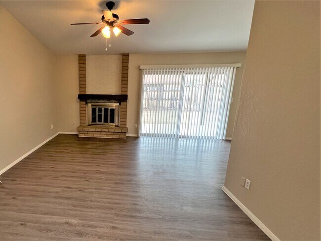 Building Photo - 908 S Gentry Cir